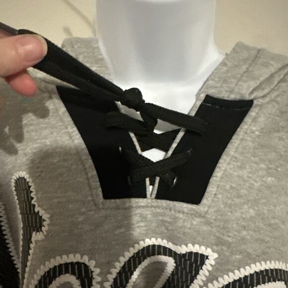 DC Classic XL Gray Vegas Hoodie with Lace-Up Neck and Striped Sleeves - Picture 3 of 7